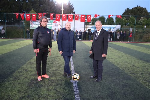 İlçe Kaymakamımız Gökhan GÜRBÜZEROL Belediye Başkanlığı Kupası Futbol Turnuvası Açılışını Gerçekleştirdi.