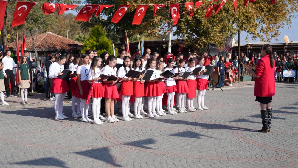 29 Ekim Cumhuriyet Bayramı 101. Yıldönümü Kutlamaları Kapsamında Tebrikat Töreni ve Kutlama Programı Düzenlendi.