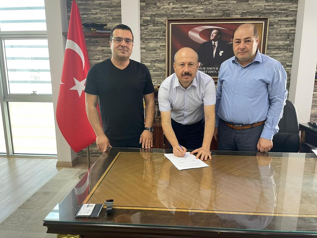 Standart Yatırım Gayrimenkul Danışmanlık İnş. Taah. Tic. A.Ş. İşletme Yetkilisi Hayırsever Onur DEĞİRMENCİ'den İlçemiz Okullarına Yardım